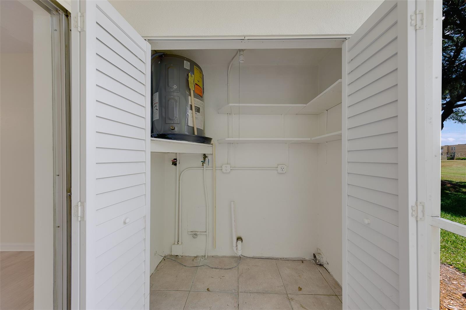 EAST BAY COUNTRY CLUB CONDO APTS - Residential