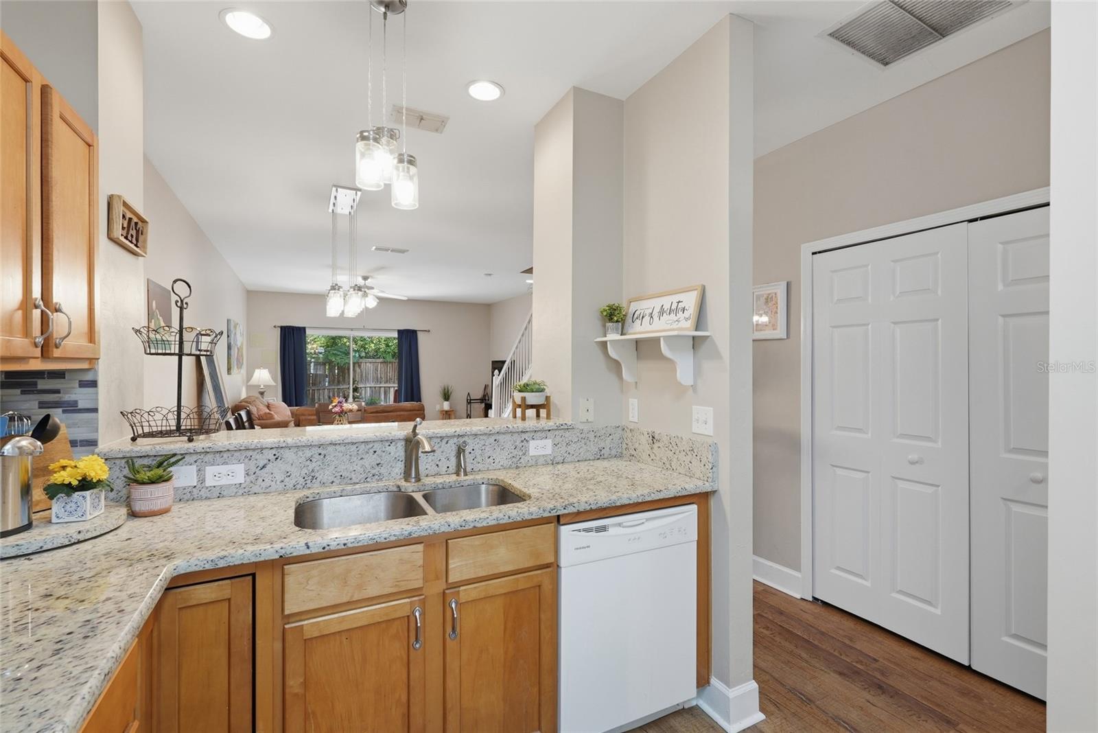 GARLAND - Residential