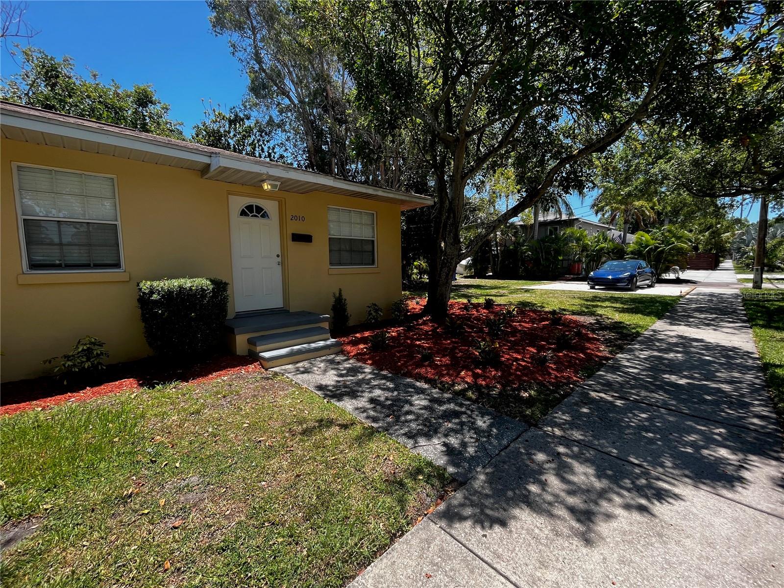 ROUSLYNN - Residential Income