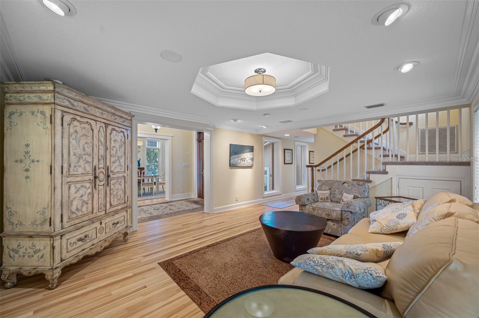 LONE PALM BEACH - Residential