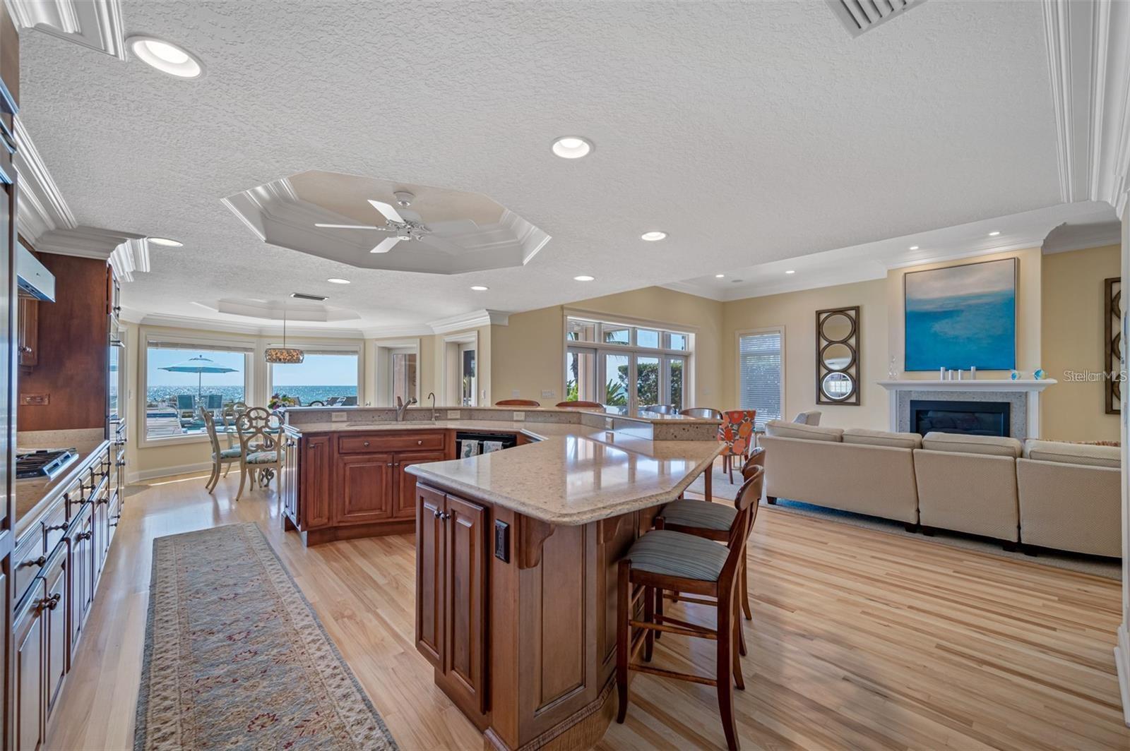 LONE PALM BEACH - Residential