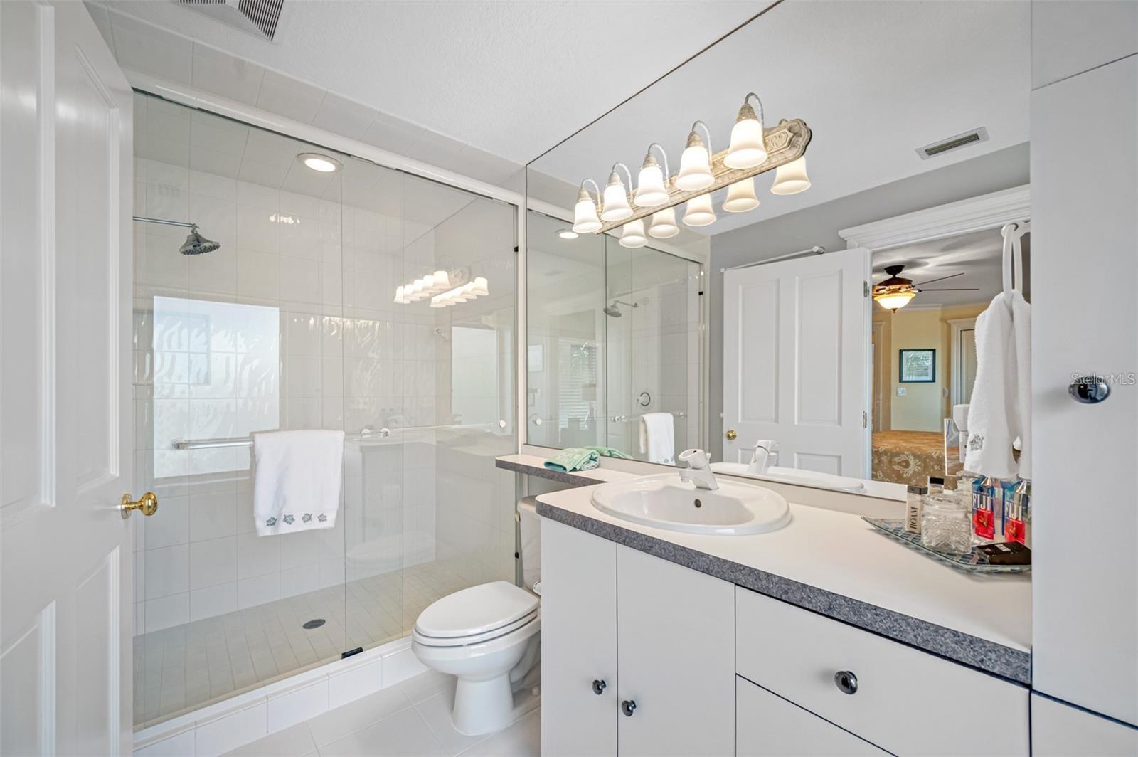 LONE PALM BEACH - Residential