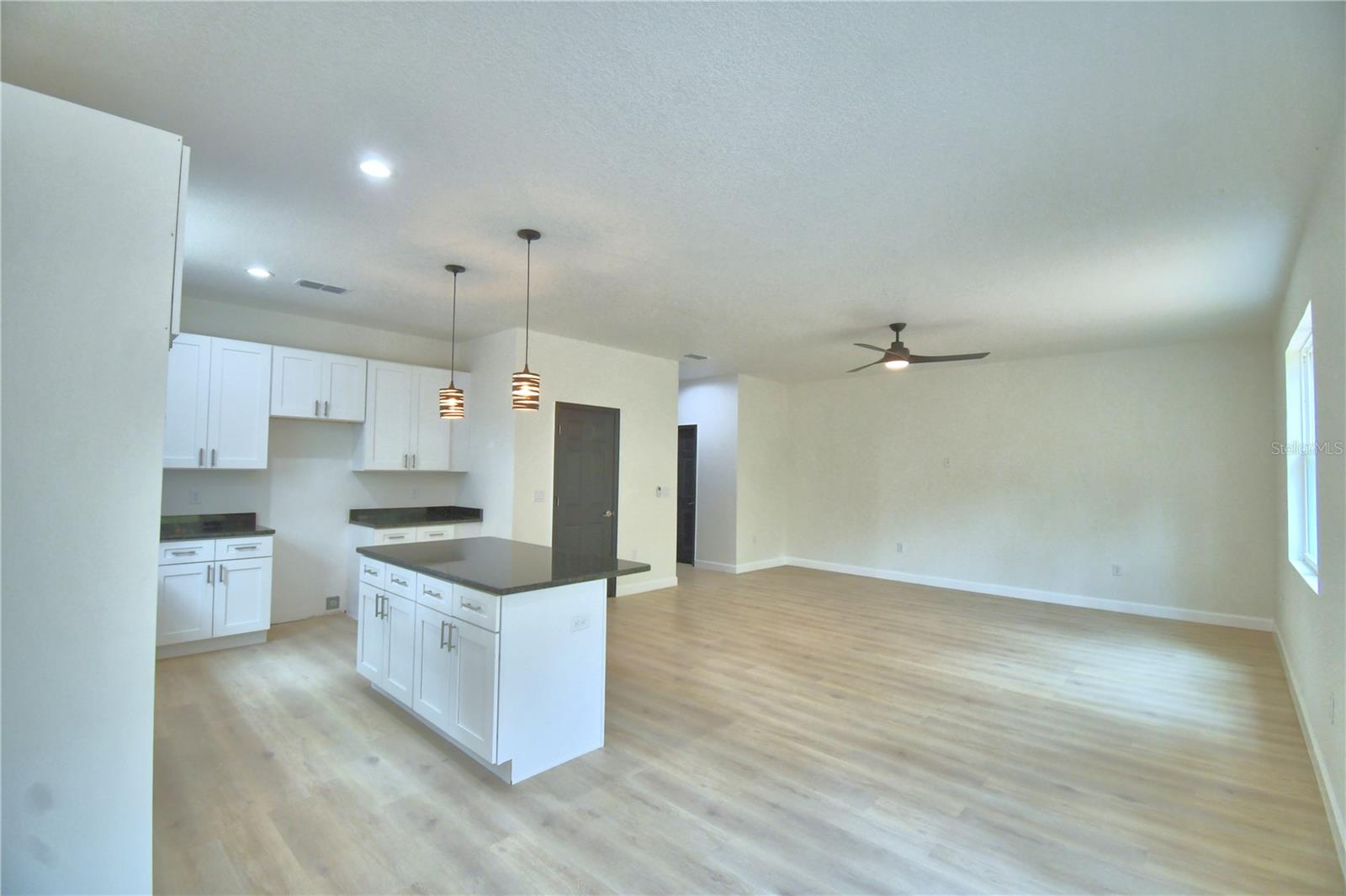 AVON PARK LAKES - Residential