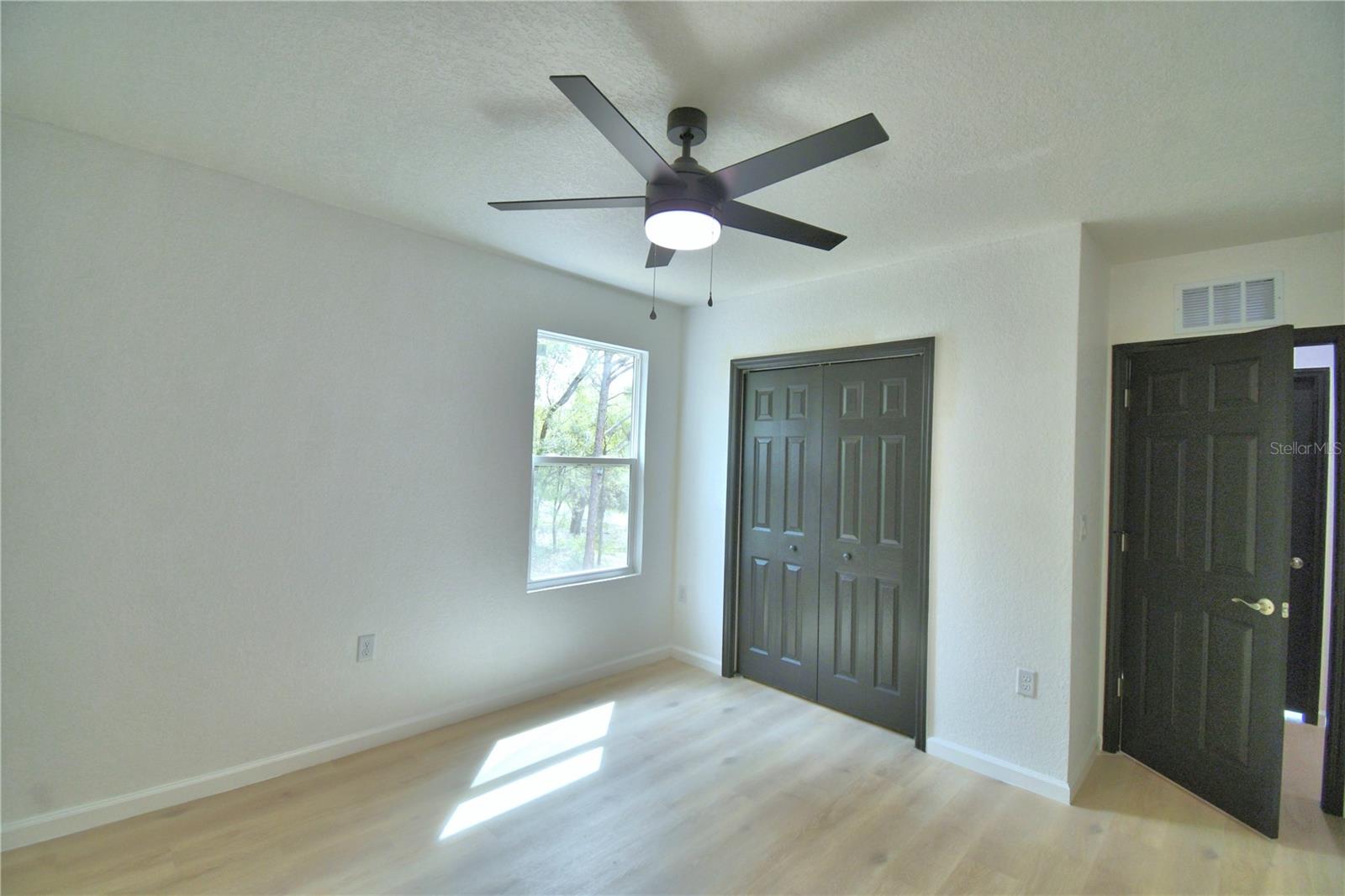 AVON PARK LAKES - Residential