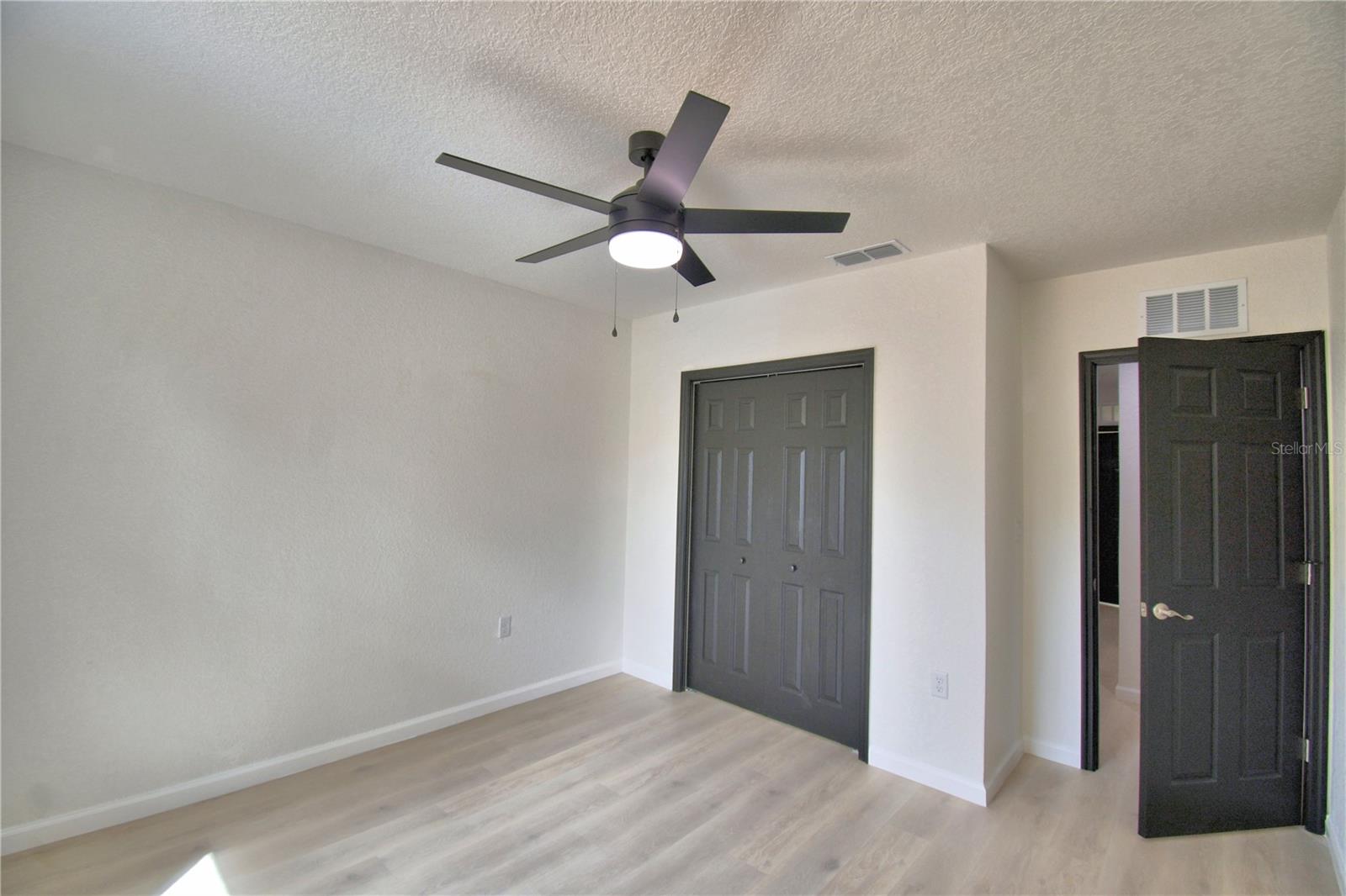 AVON PARK LAKES - Residential