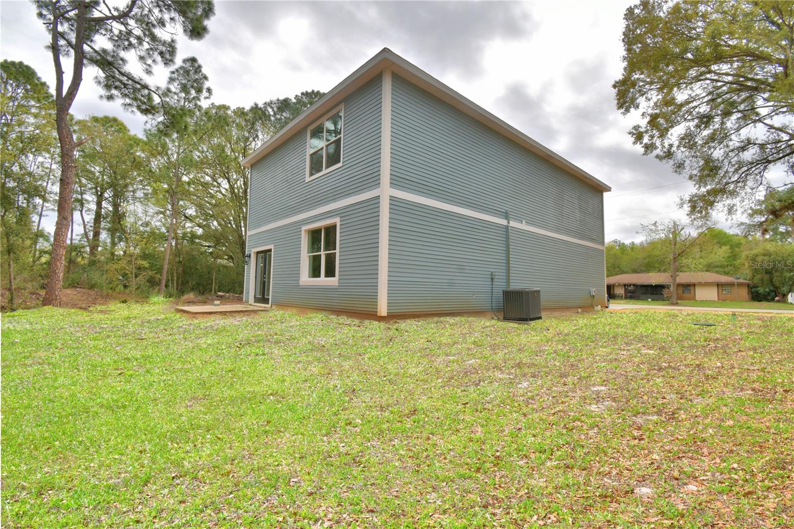 AVON PARK LAKES - Residential