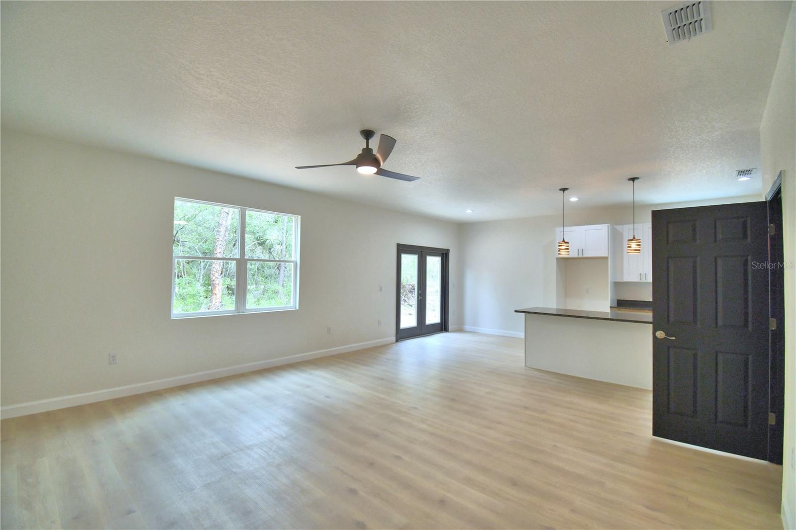 AVON PARK LAKES - Residential