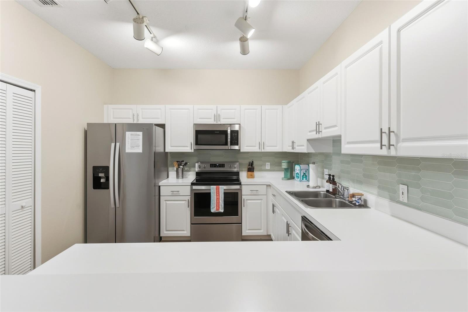 SUN LAKE CONDO - Residential