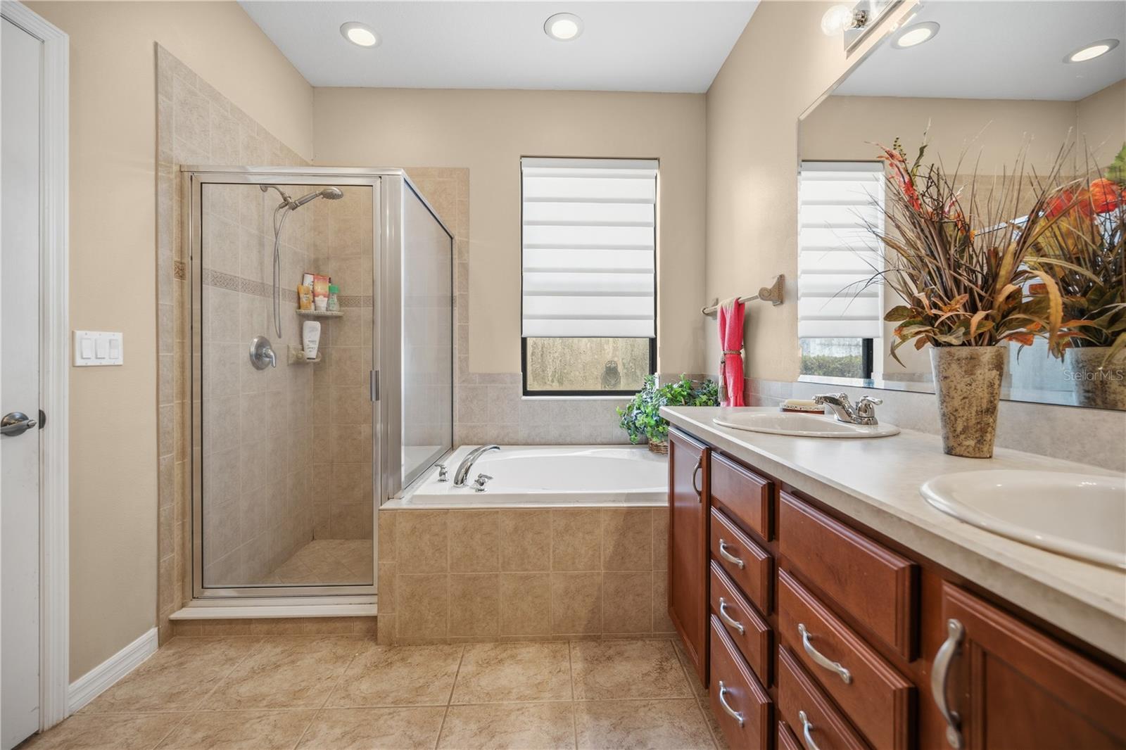 OAK LANDING - Residential