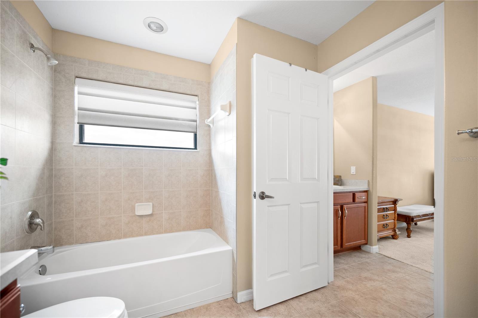 OAK LANDING - Residential