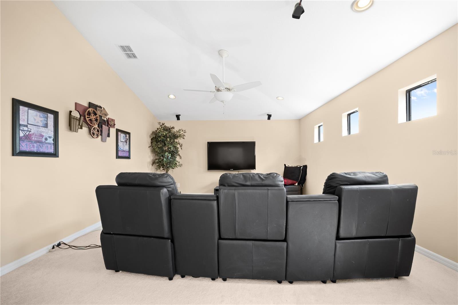OAK LANDING - Residential