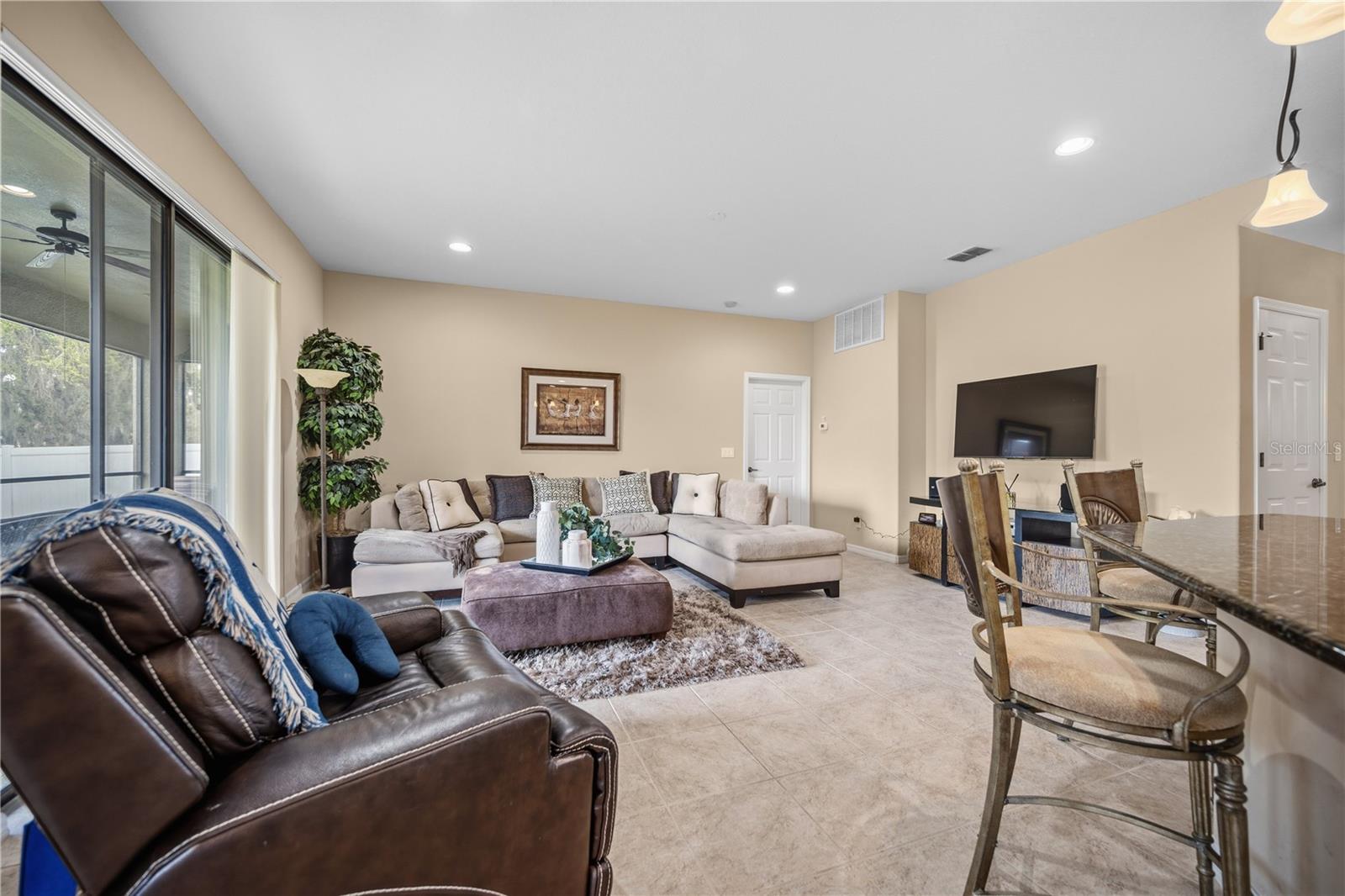 OAK LANDING - Residential