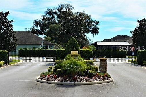 OAK LANDING - Residential