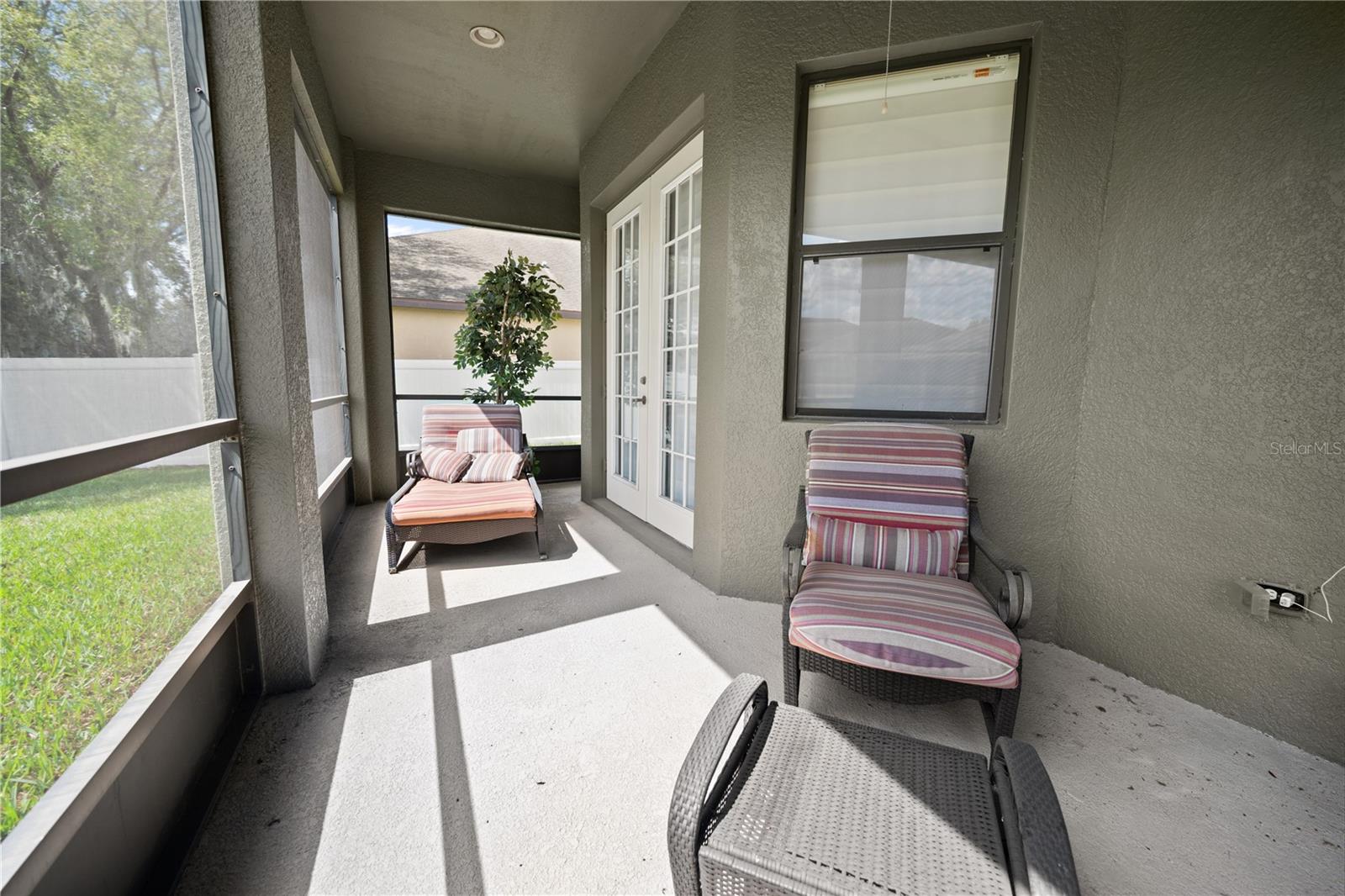 OAK LANDING - Residential