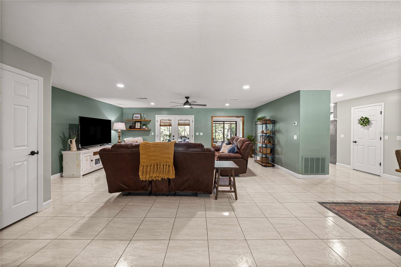 GREEN HILLS - Residential
