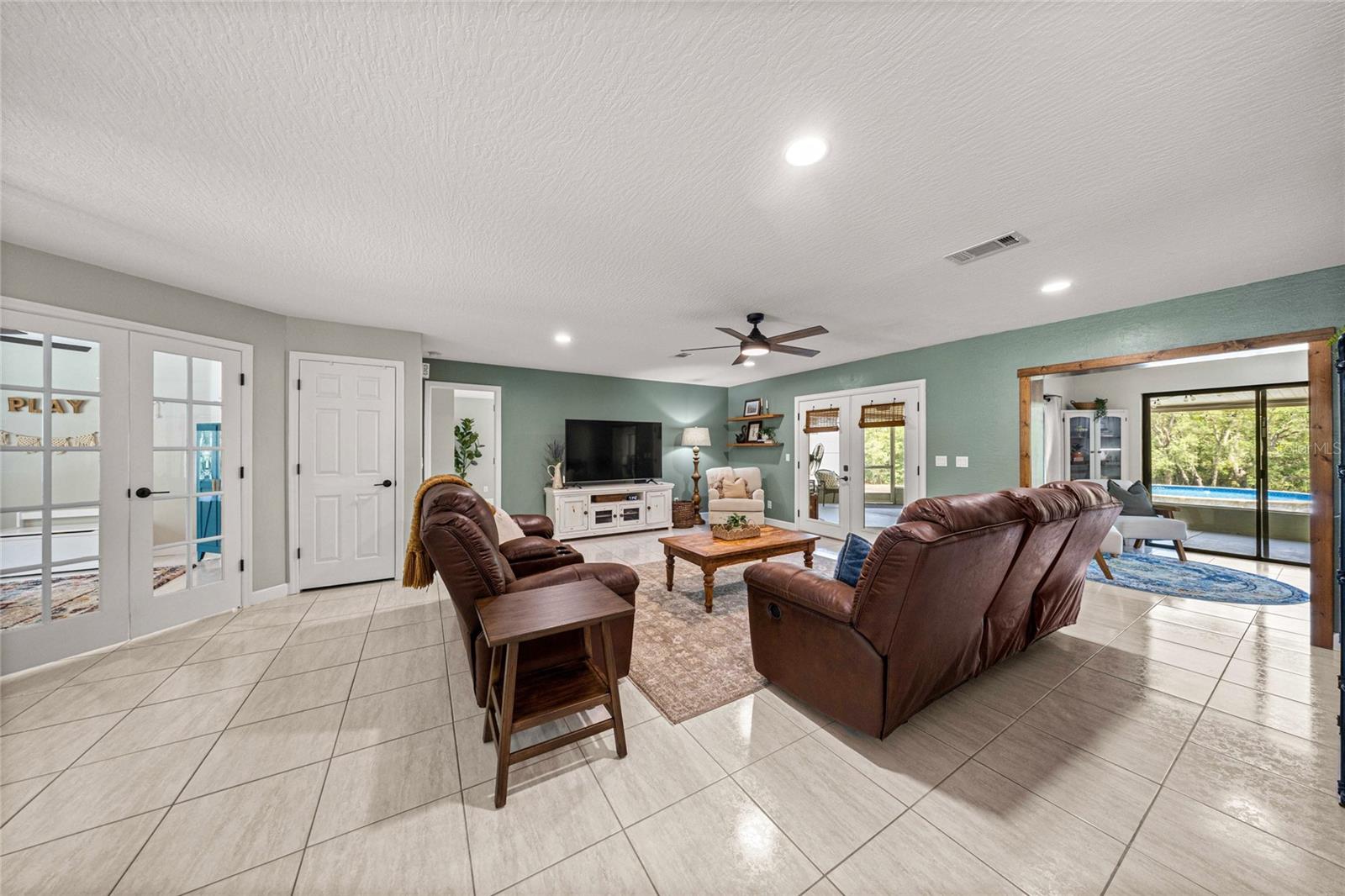 GREEN HILLS - Residential