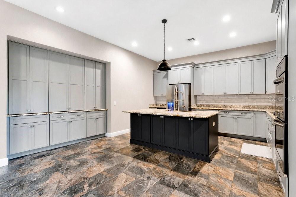 LAKE BRYANT ESTATE - Residential