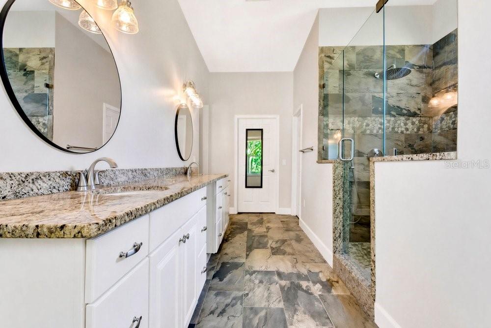LAKE BRYANT ESTATE - Residential
