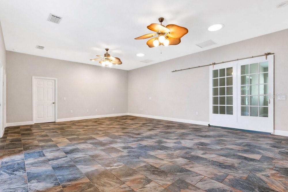 LAKE BRYANT ESTATE - Residential