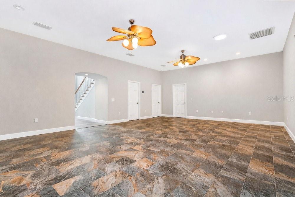 LAKE BRYANT ESTATE - Residential
