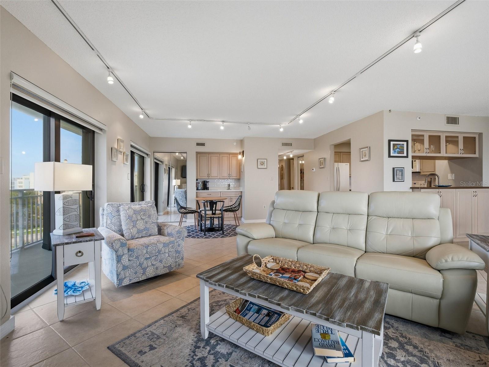 SEASCAPE TOWERS CONDO PH 01 - Residential