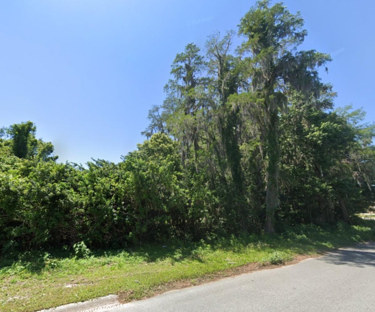 LAKEWOOD ESTATES - Land
