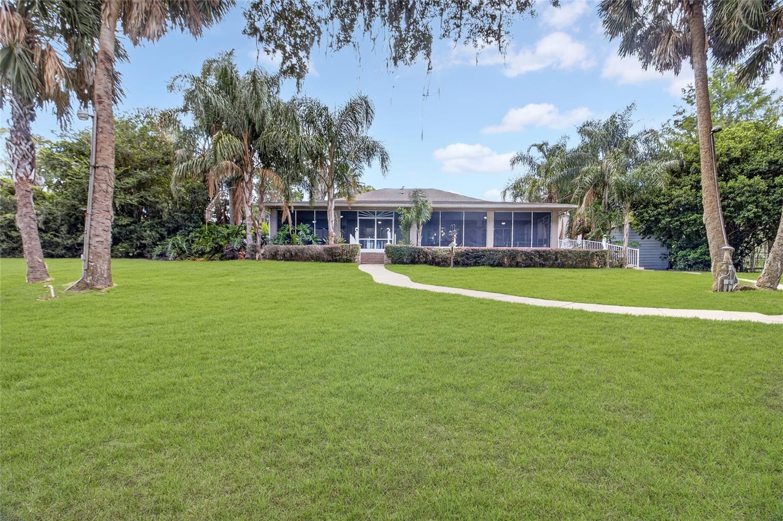 LAKE LOCHLOOSE SHORES - Residential