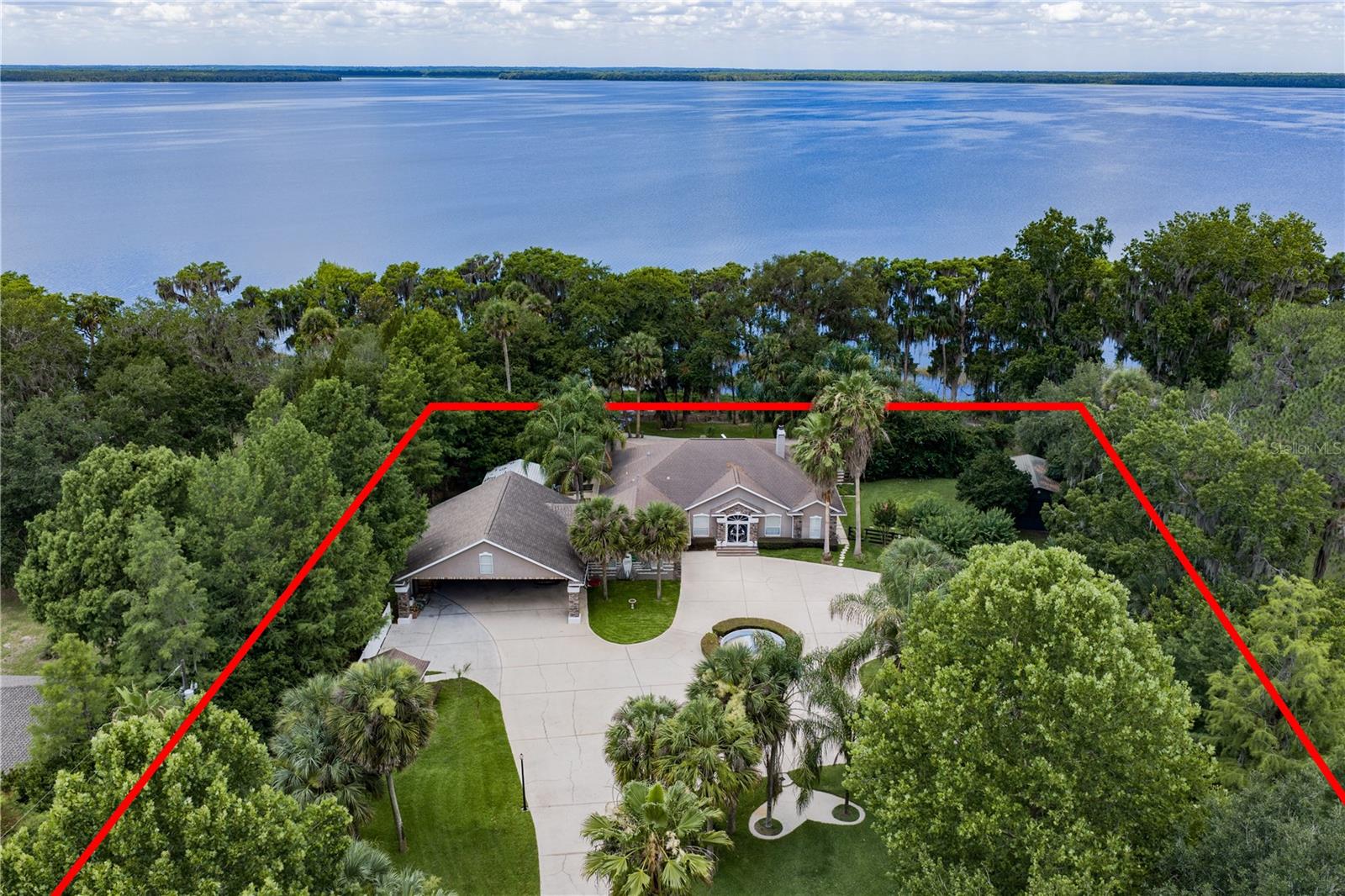 LAKE LOCHLOOSE SHORES - Residential