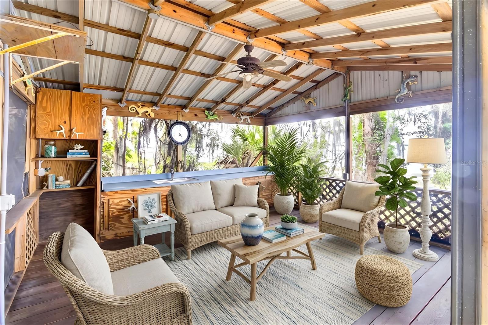 LAKE LOCHLOOSE SHORES - Residential