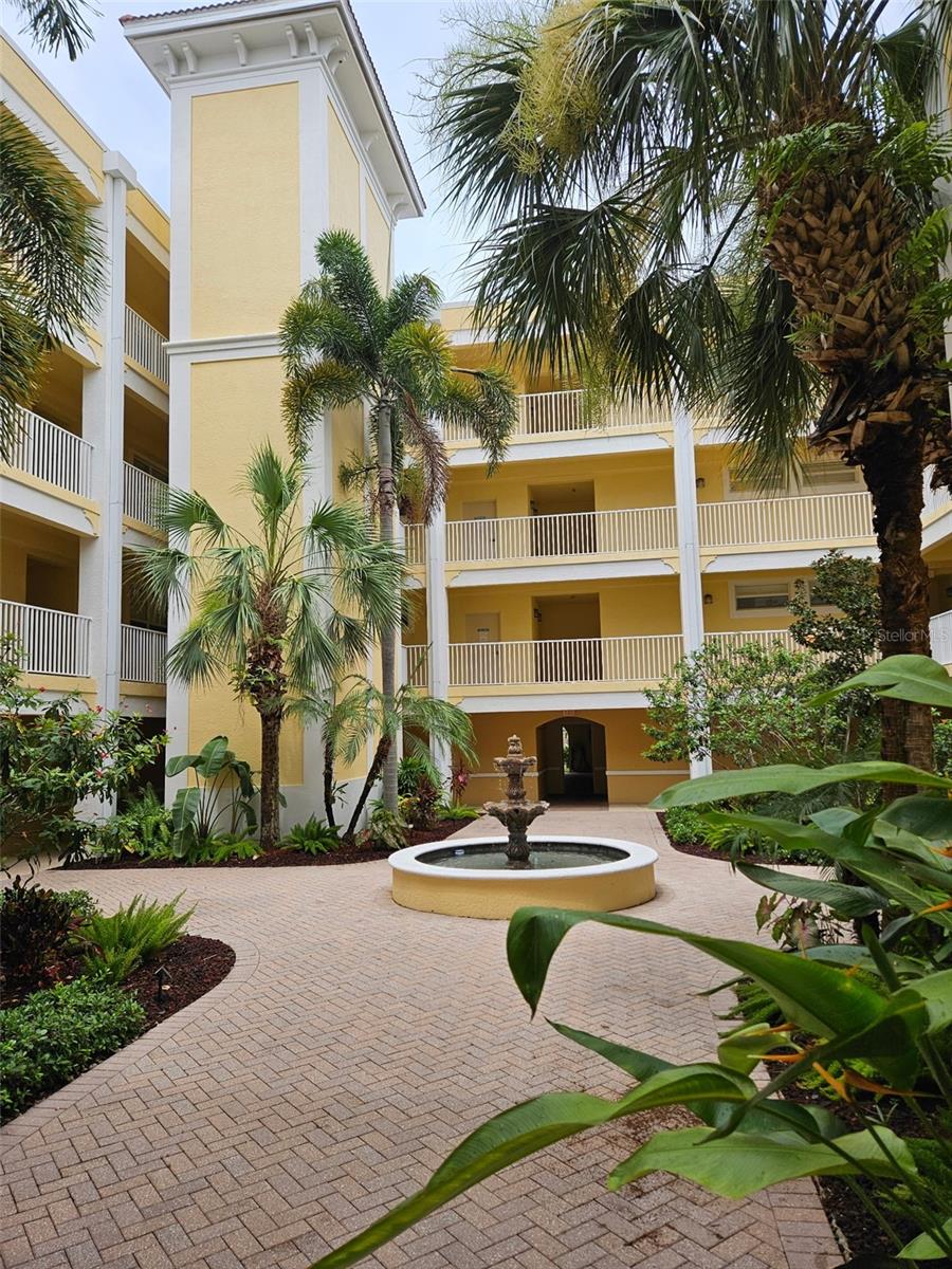 FOUNTAIN COURT PH 04 - Residential