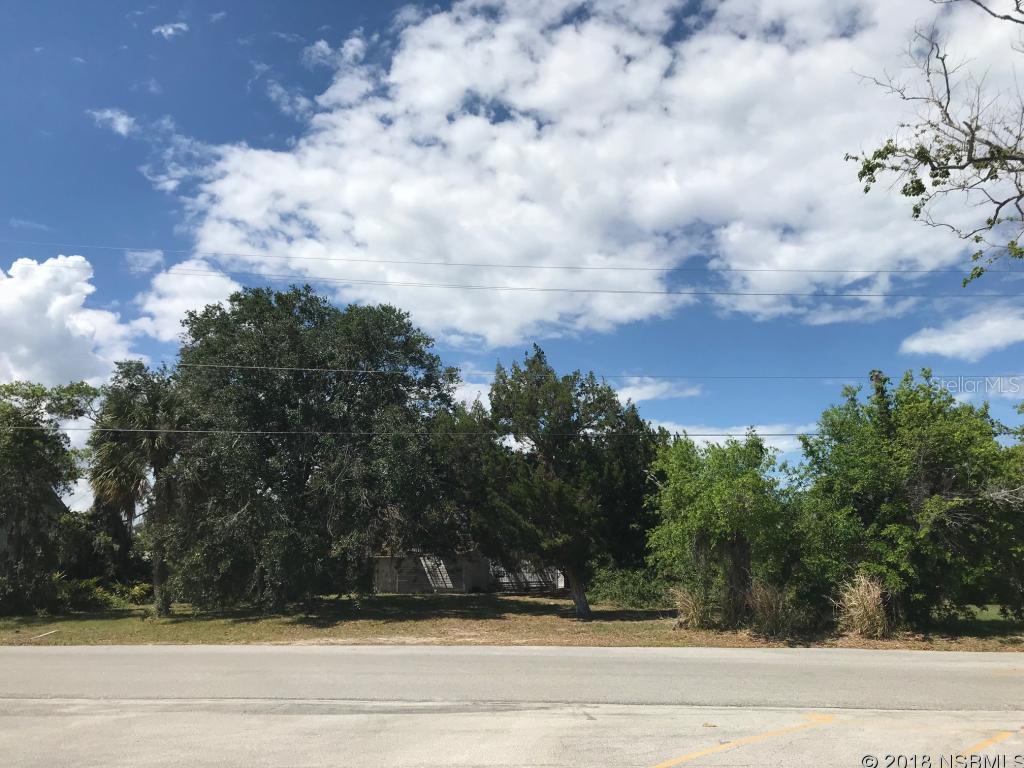 Great location in busy traffic area along US 1; Cleared: Partial ;Water: Holding Tank