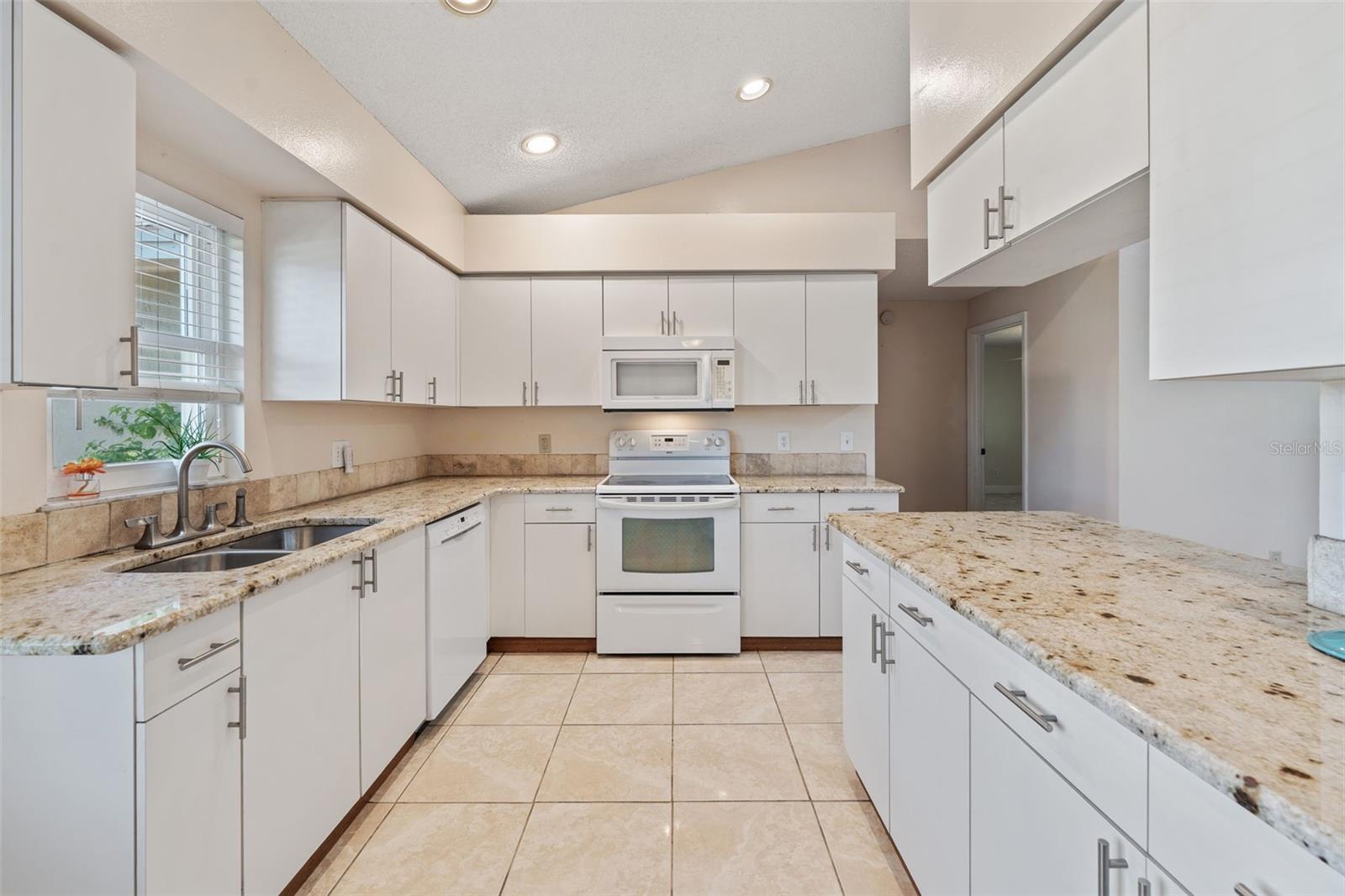 LOMA LINDA PH 111 - Residential