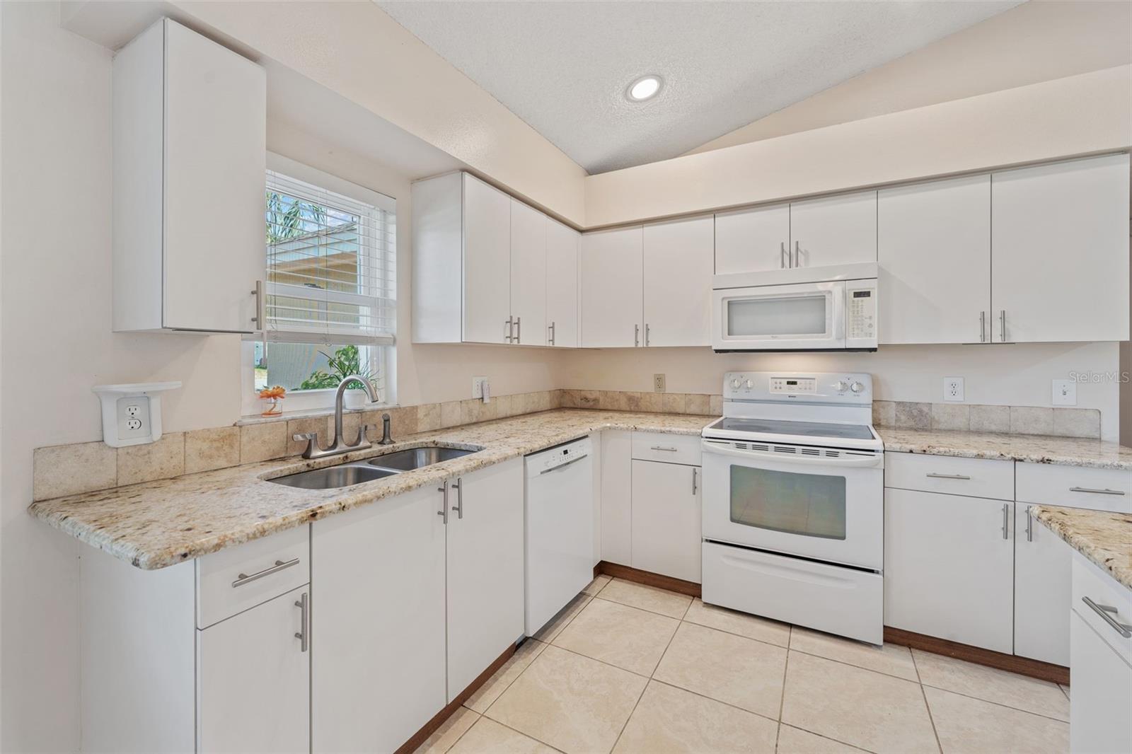 LOMA LINDA PH 111 - Residential