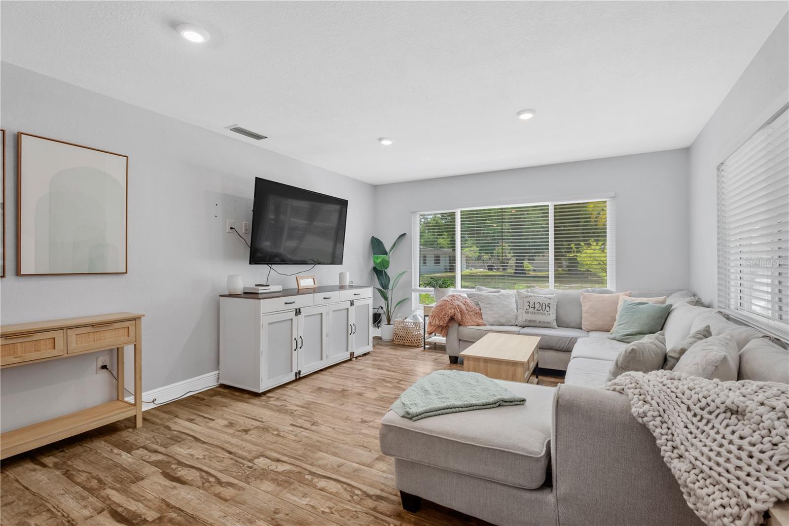 POINCIANA PARK - Residential