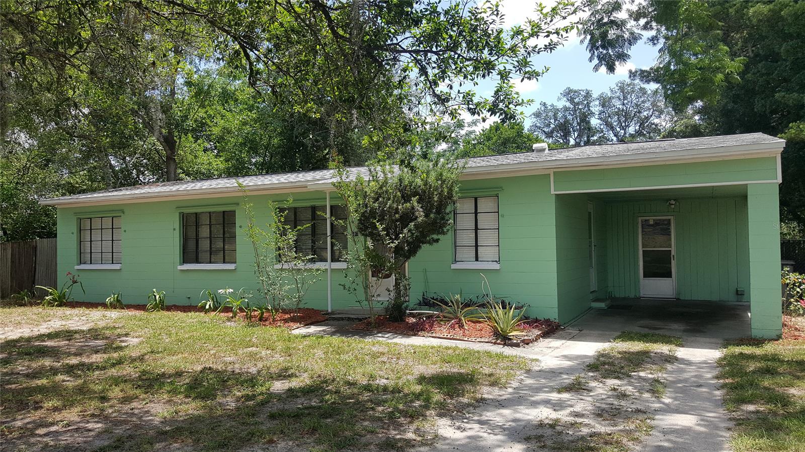 Looking for the perfect starter home or investment property? This is it ready to move in 3 bedroom home with updated kitchen new tile, new roof, new compressor, Oversized lot perfect for someone that needs lots of storage for boats, cars, equipment grow a garden you pick it. No HOA so no restrictions. You will love the updated kitchen and new wood look tile in the living room. The bonus room has new checker tile for a fun look. Great patio you can spend your evenings on with play house for the little ones. Walking distance to Dream Lake Elementary school. Call today for your private showing. ;Water: City