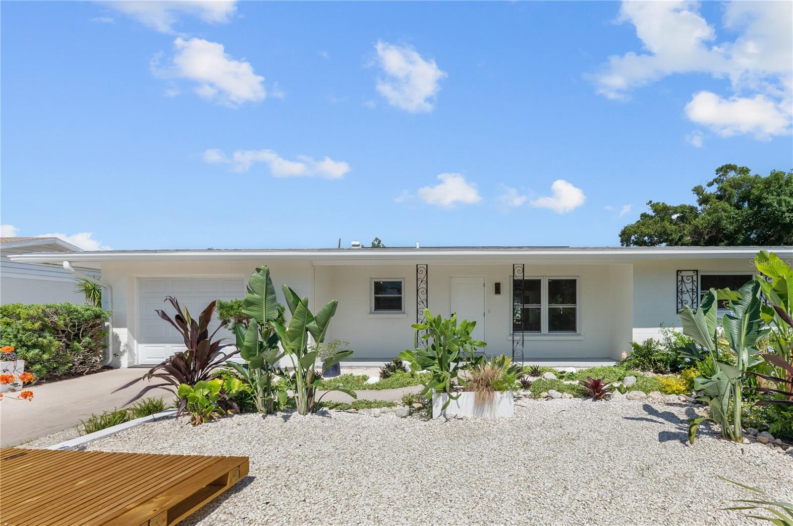 SOUTH GATE MANOR - Residential
