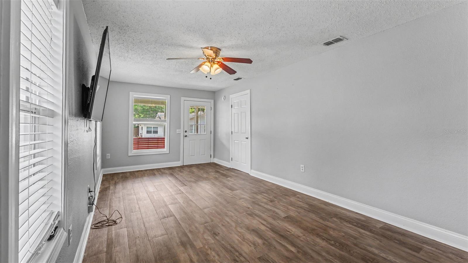 LAKE HUNTER HEIGHTS - Residential