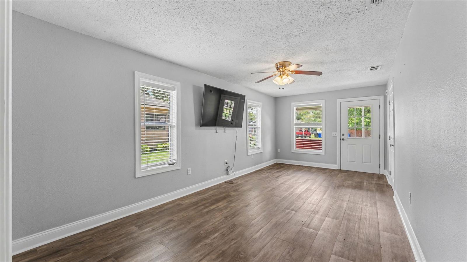 LAKE HUNTER HEIGHTS - Residential