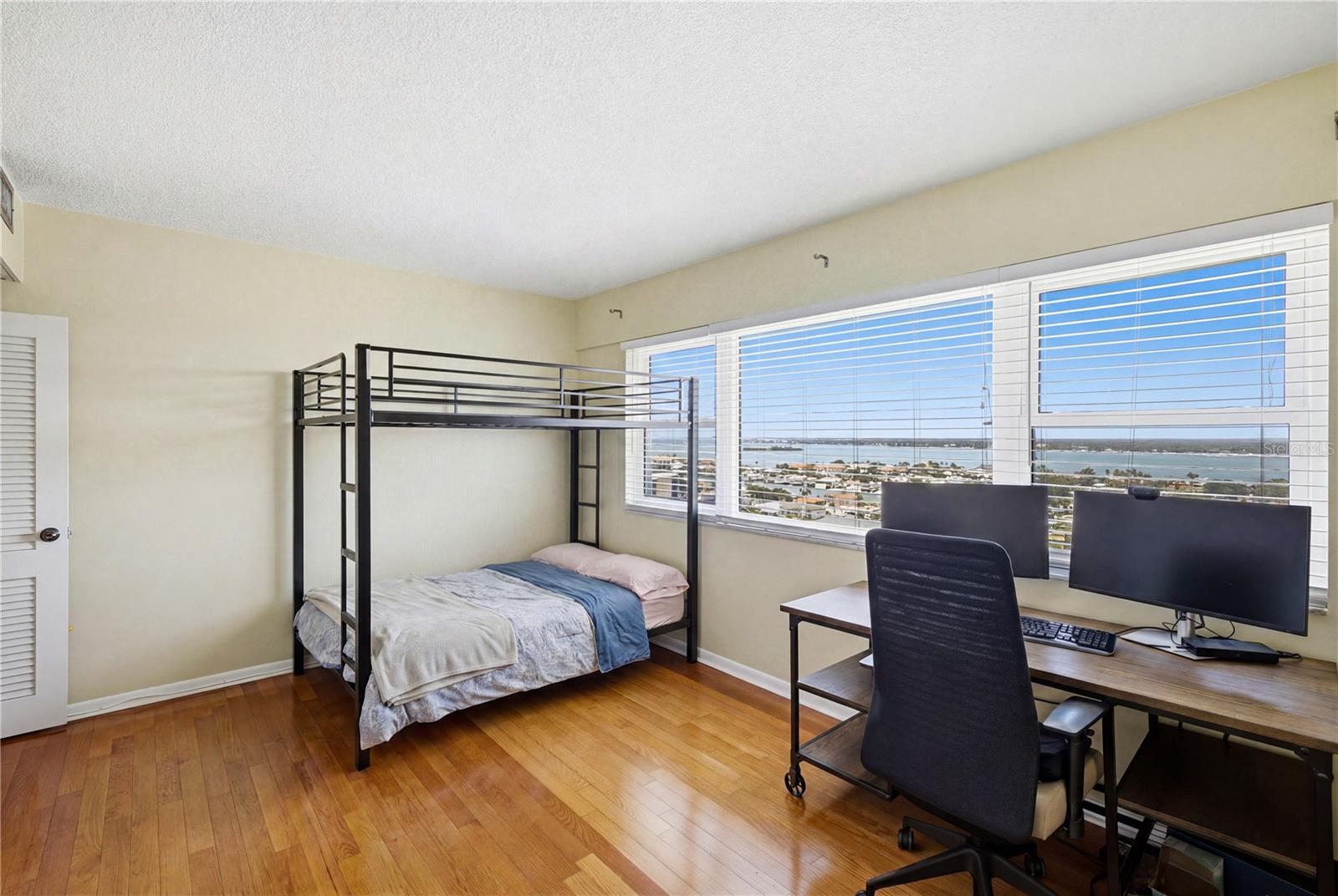 HORIZON HOUSE CO-OP - Residential