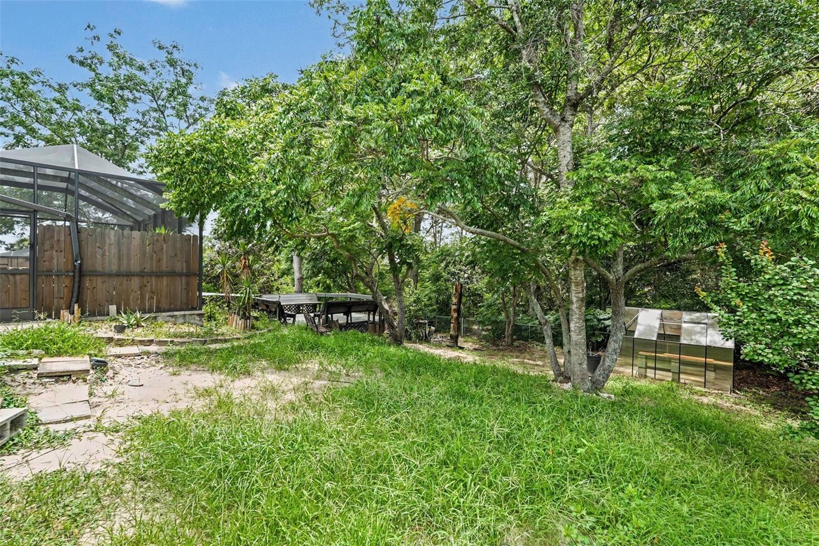 OAKS THE - Residential