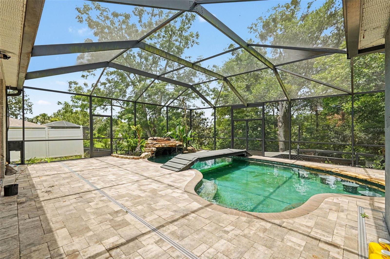 OAKS THE - Residential