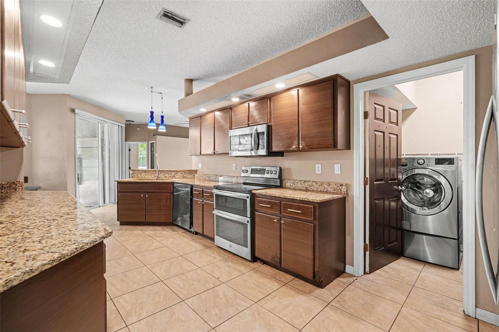 OAKS THE - Residential