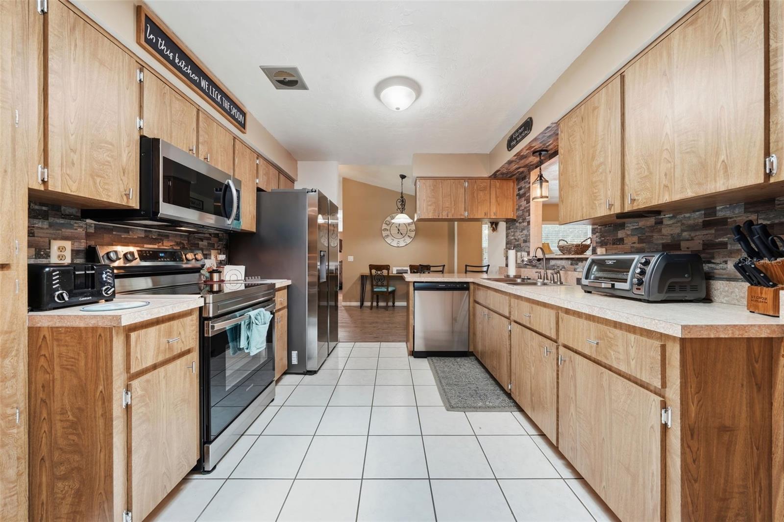 BEVERLY HILLS UNIT 06 SEC 03A - Residential