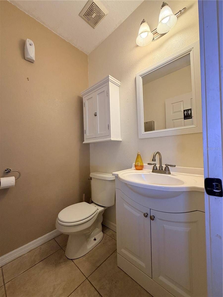 1400 W OAK CONDO - Commercial Sale