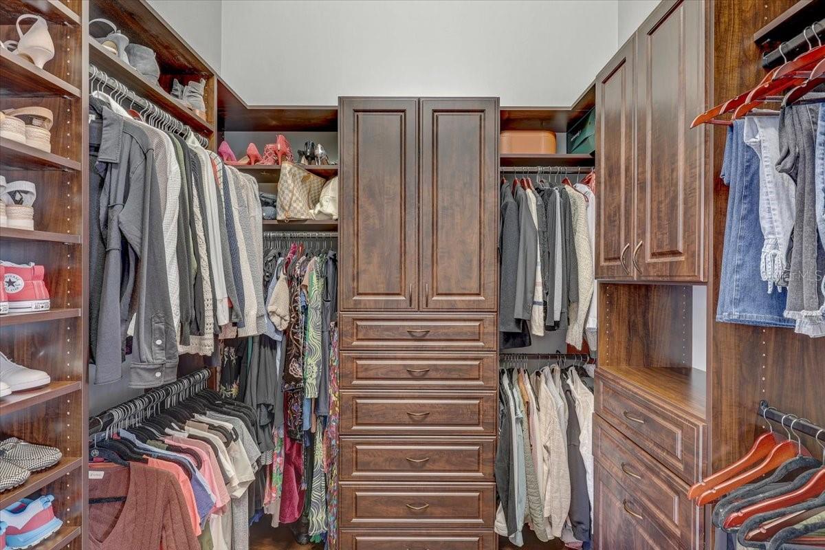 SANCTUARY ON LIVINGSTON PH - Residential