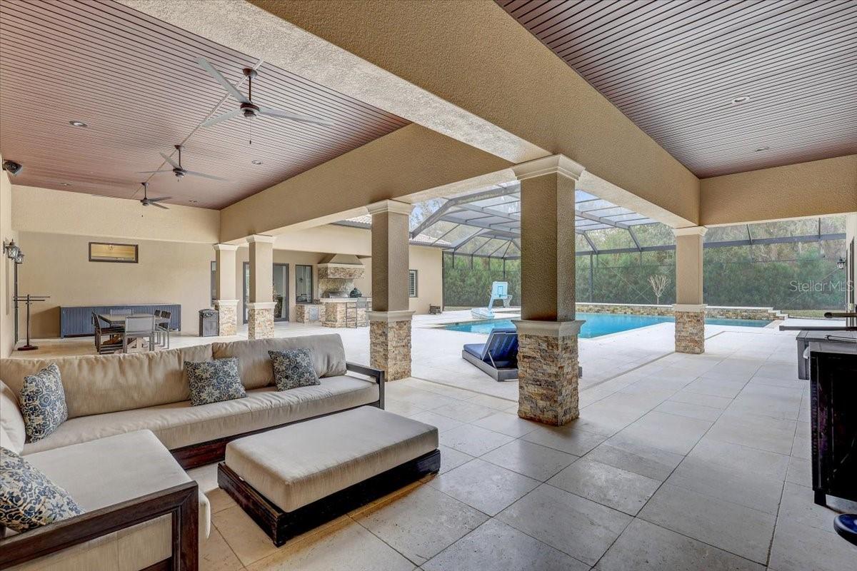 SANCTUARY ON LIVINGSTON PH - Residential