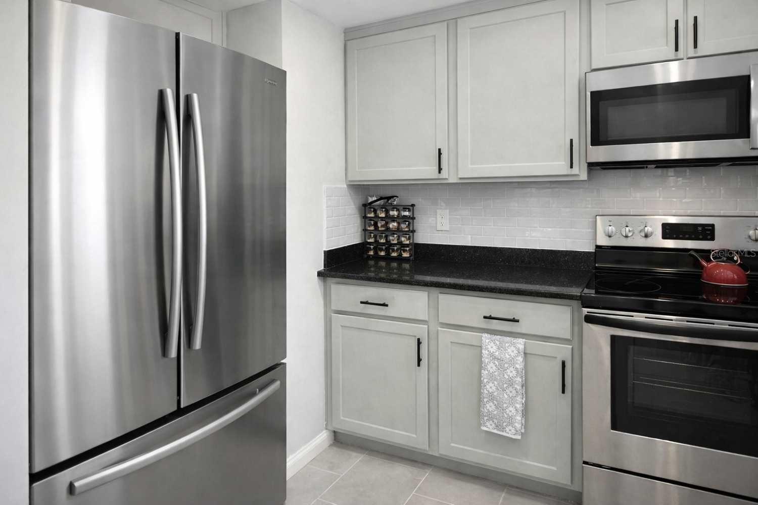 ACADEMY MANOR UNIT 02 - Residential