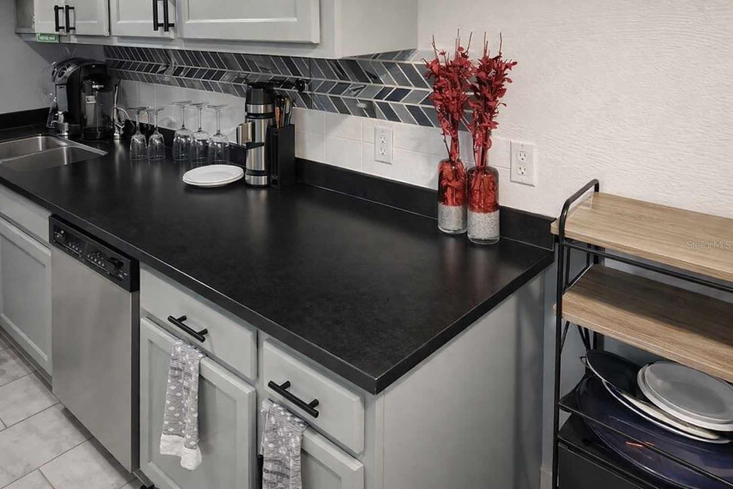ACADEMY MANOR UNIT 02 - Residential