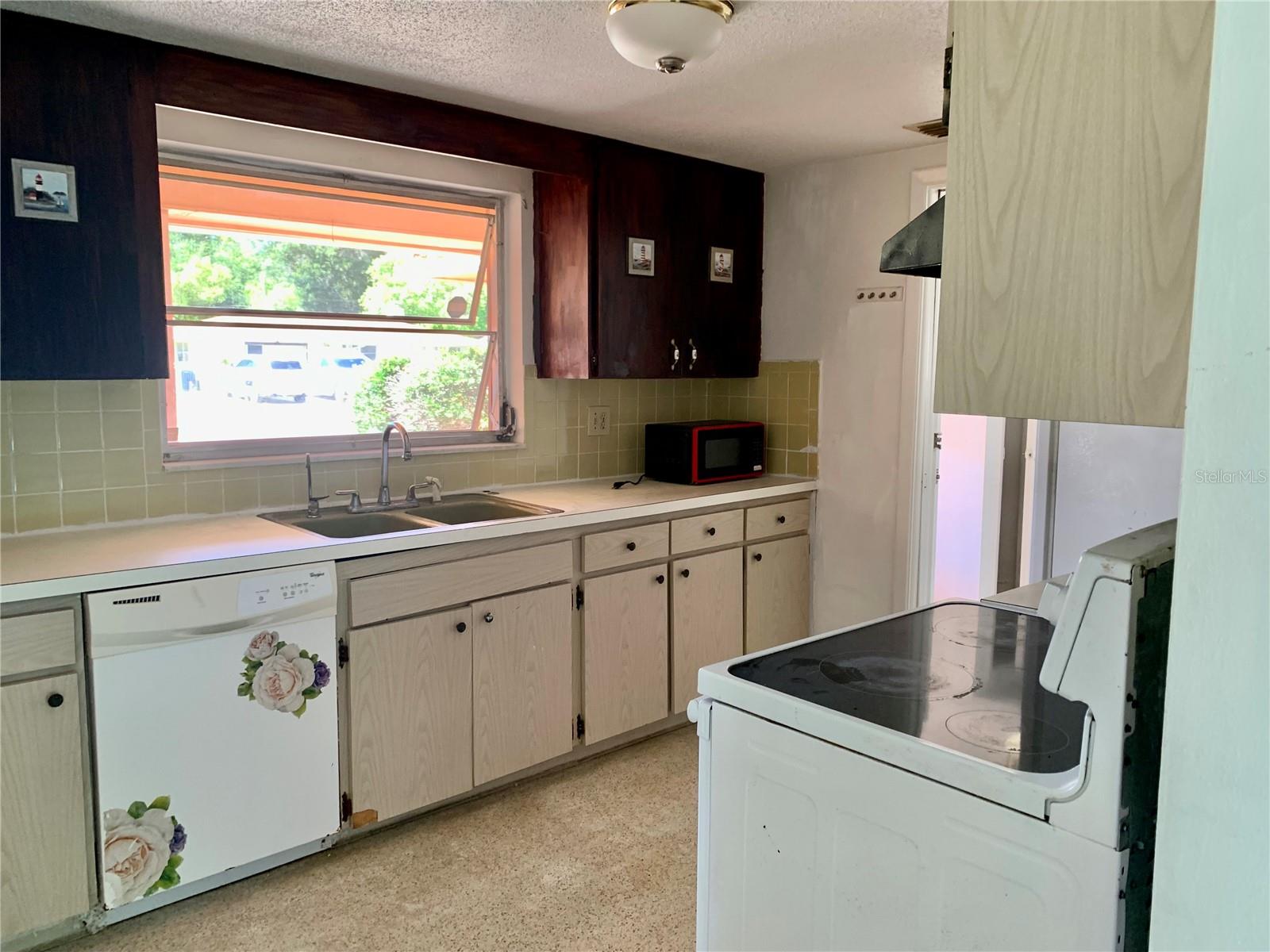 JASMINE LAKES - Residential