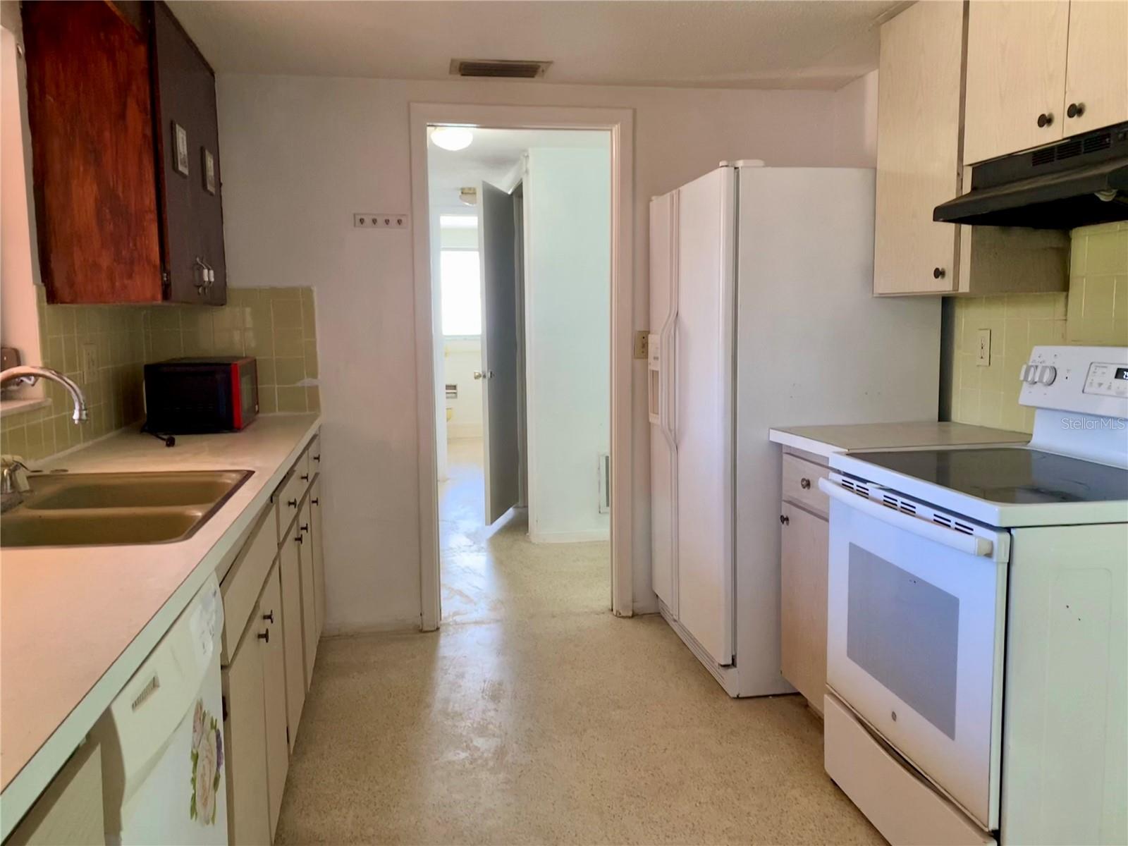 JASMINE LAKES - Residential